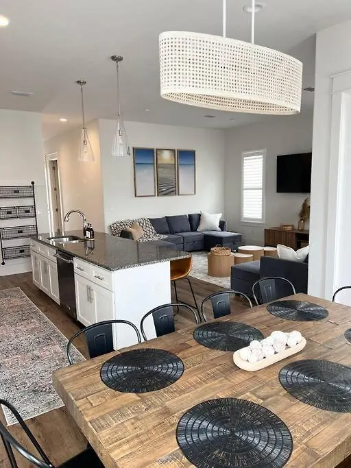 Spacious 4br With Golf Cart & Pool Access Holiday home Destin