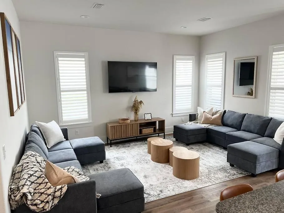 Spacious 4br With Golf Cart & Pool Access