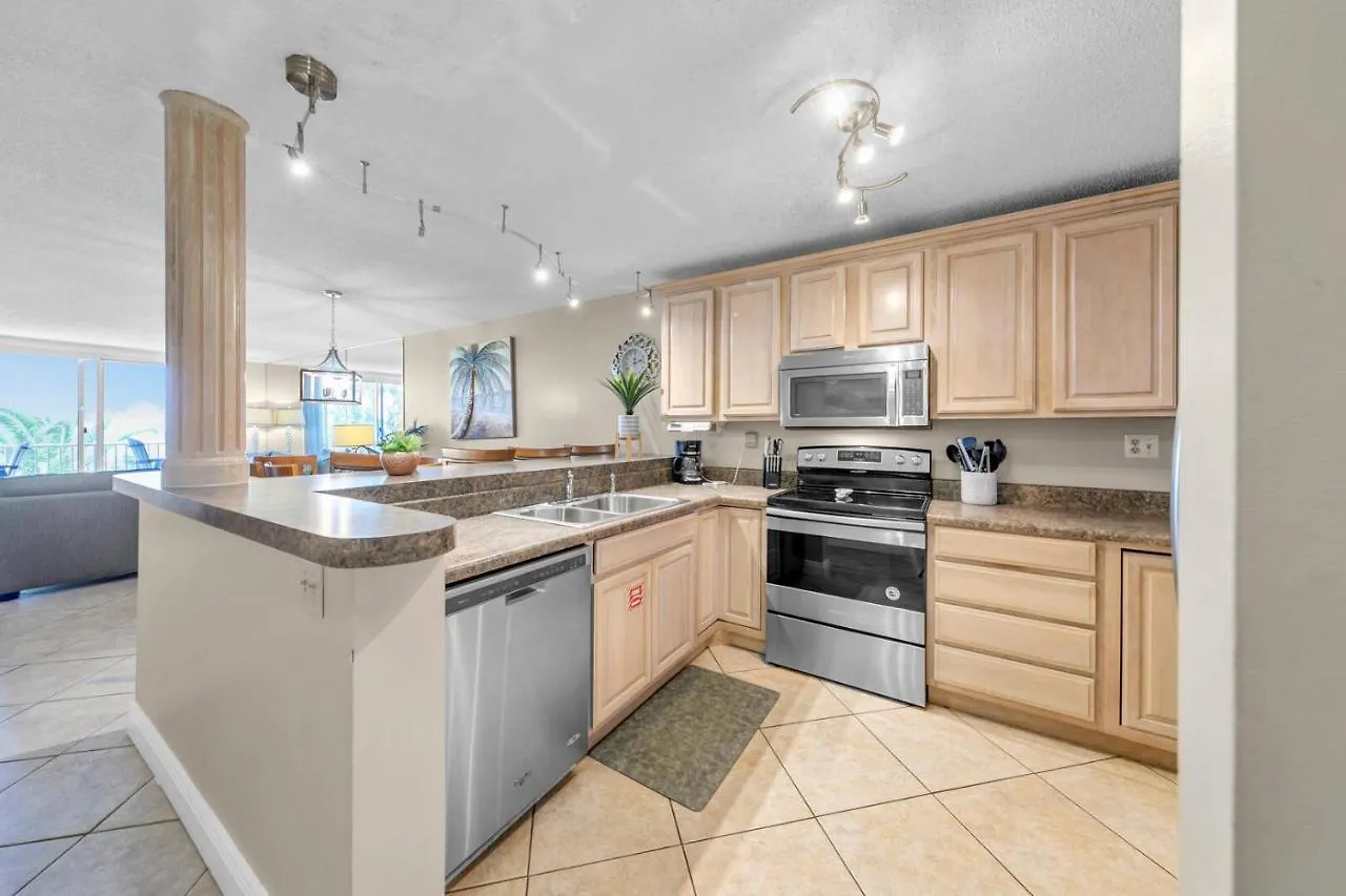 Holiday home On The Gulf 205 - Updated Gulf Front With Free Service