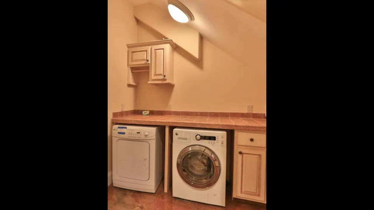Tuscany - Easy Beach Access Large Community Pool And Hot Tub Small Dogs Welcome With Pet Fee