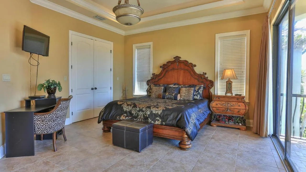 Tuscany - Easy Beach Access Large Community Pool And Hot Tub Small Dogs Welcome With Pet Fee