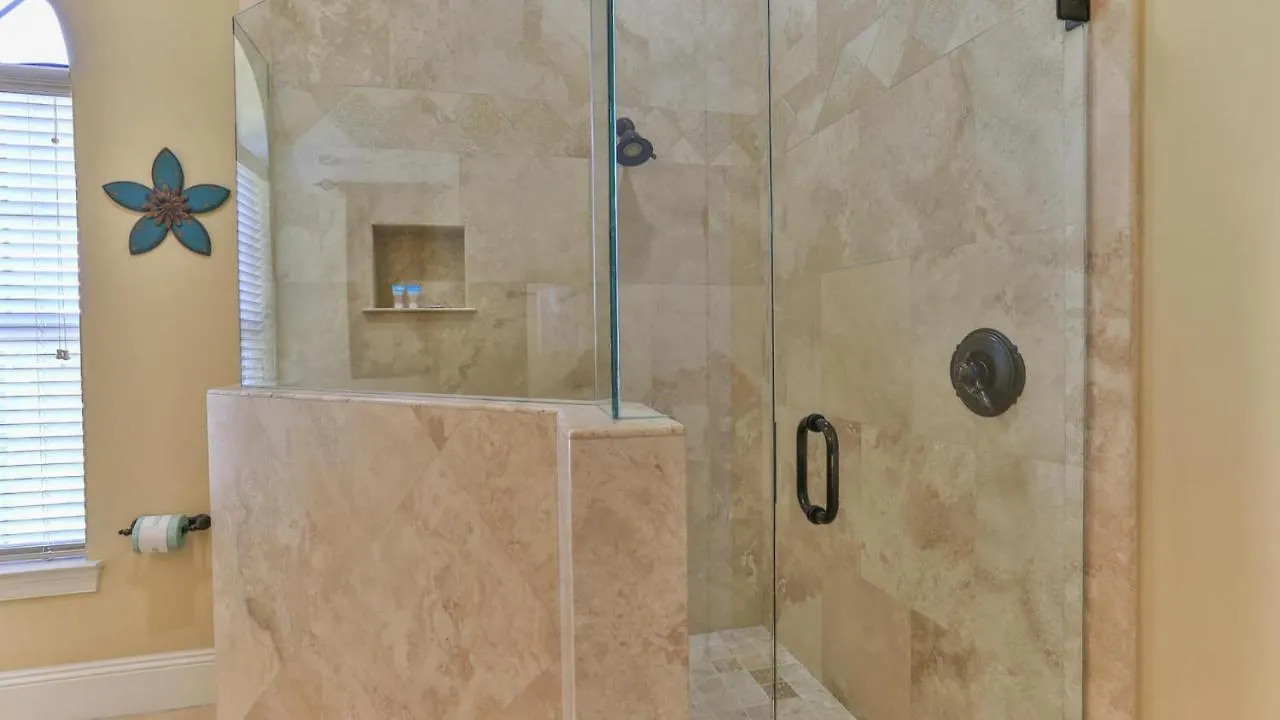 Tuscany - Easy Beach Access Large Community Pool And Hot Tub Small Dogs Welcome With Pet Fee Holiday home