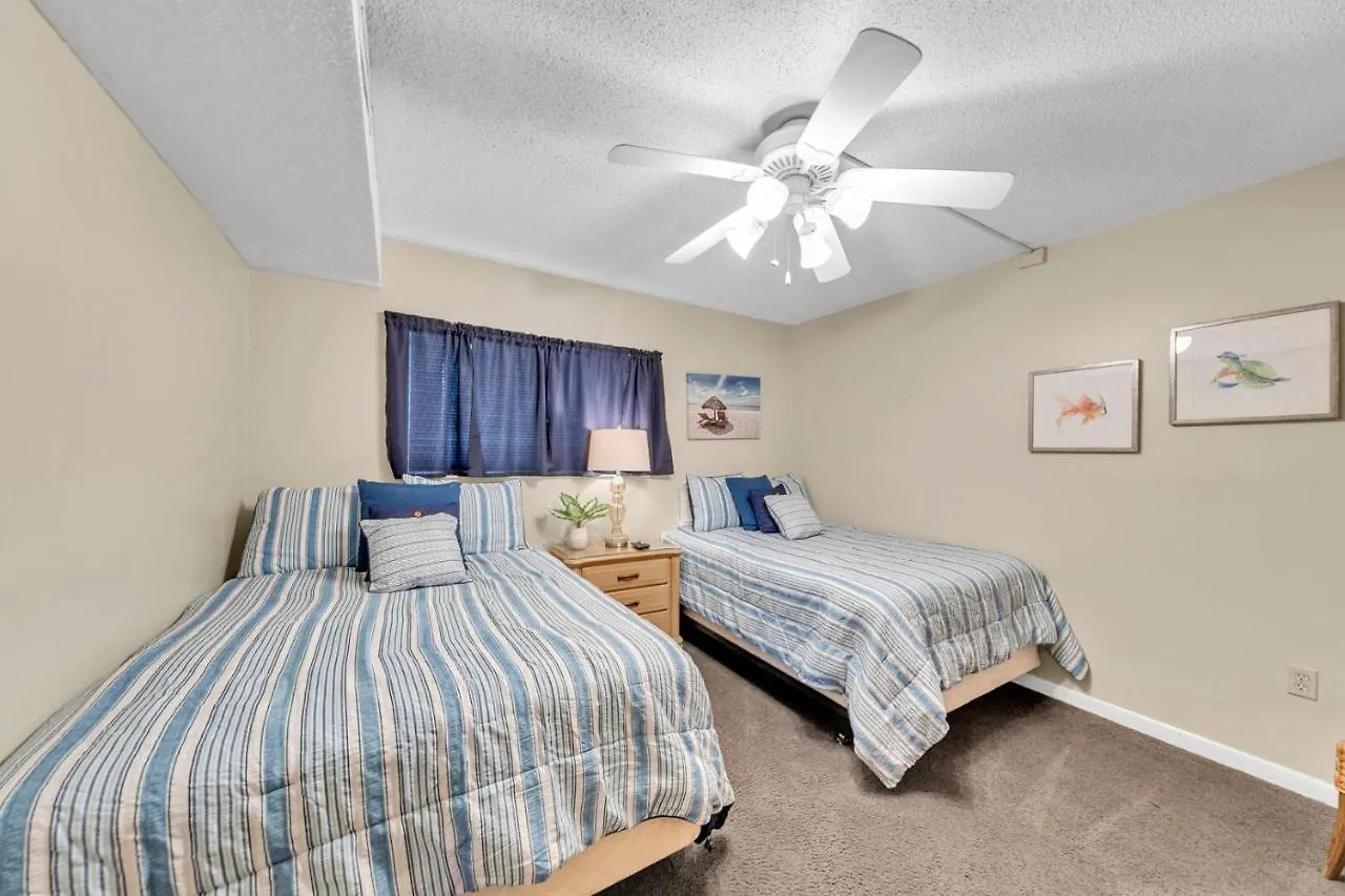 Holiday home On The Gulf 205 - Updated Gulf Front With Free Service