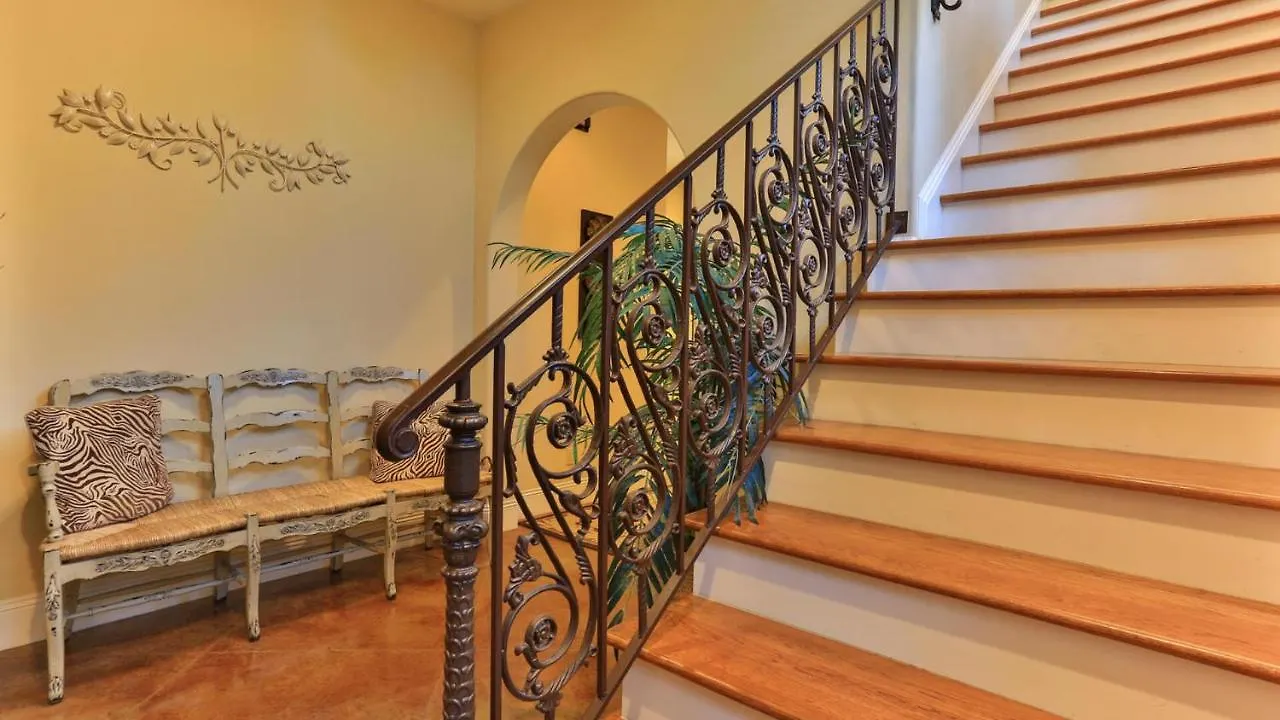 Tuscany - Easy Beach Access Large Community Pool And Hot Tub Small Dogs Welcome With Pet Fee Holiday home *