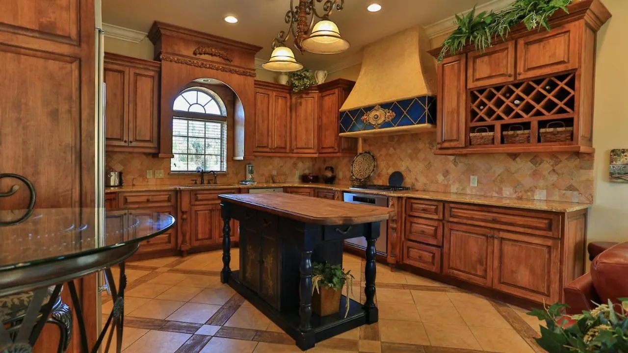 Tuscany - Easy Beach Access Large Community Pool And Hot Tub Small Dogs Welcome With Pet Fee Destin