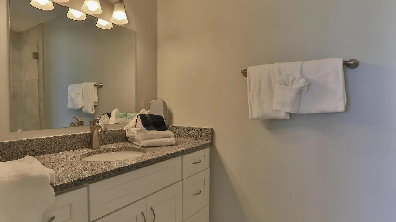Aegean 204 - Beautiful Front Second Floor Unit At The Aegean
