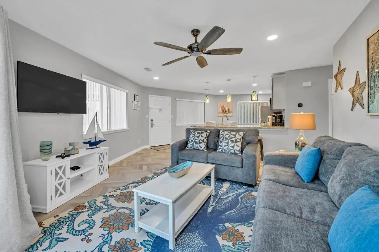 Crystal Village Ii 6b - Close To The 2bd 2ba Holiday home Destin