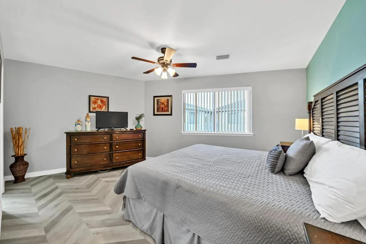 Crystal Village Ii 6b - Close To The 2bd 2ba Destin