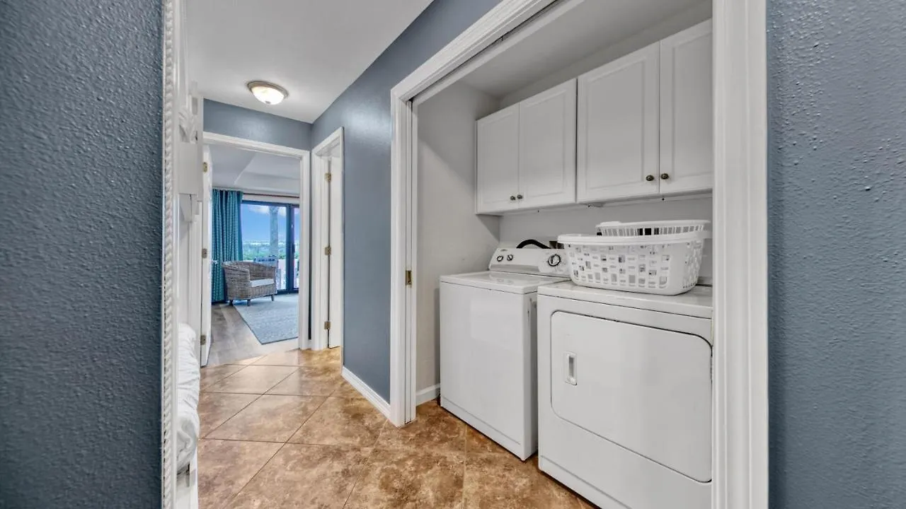 Aegean 105 - Updated Front On Isle Holiday home Destin