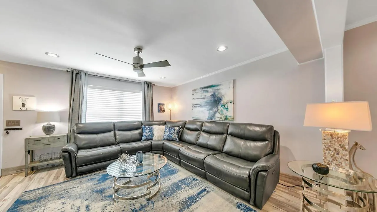 Feriehus Red Hot Retreat - Updated Isle Townhome On The Harbor