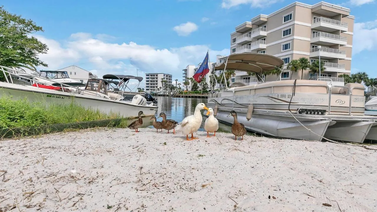 Red Hot Retreat - Updated Isle Townhome On The Harbor Feriehus Destin