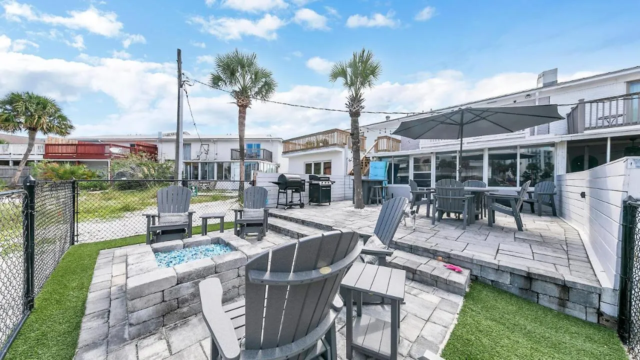 Red Hot Retreat - Updated Isle Townhome On The Harbor