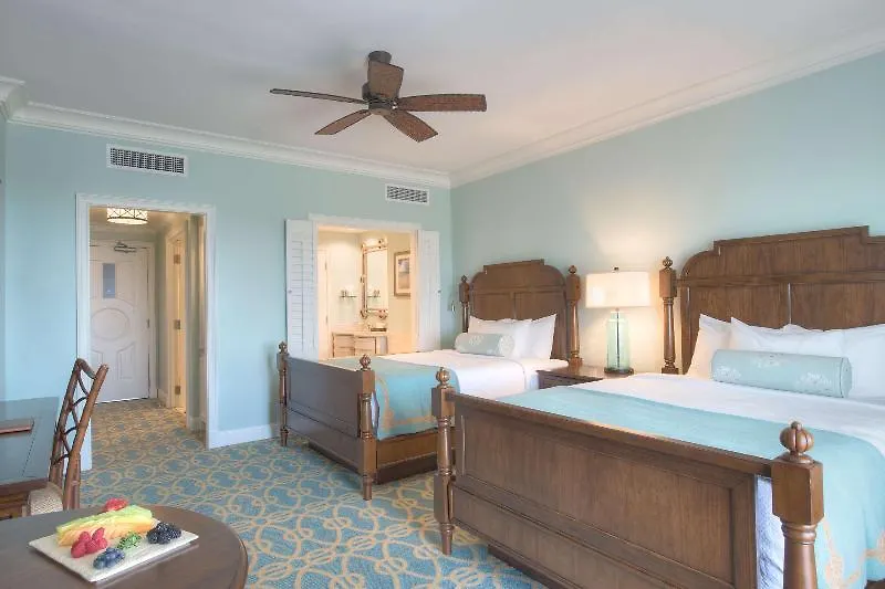 Resort The Henderson, A Salamander &