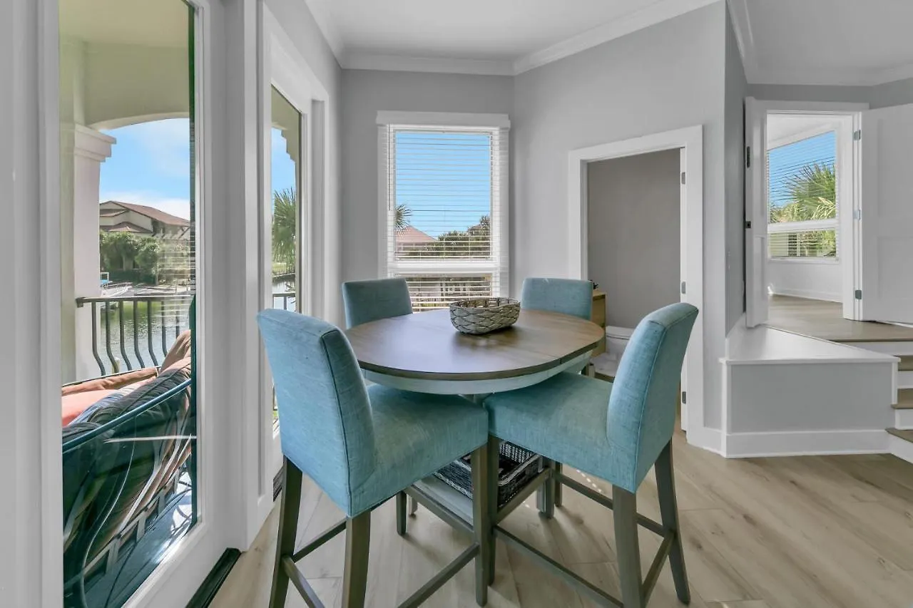 Aqua Bella - Boater's Delight On Isle Holiday home Destin