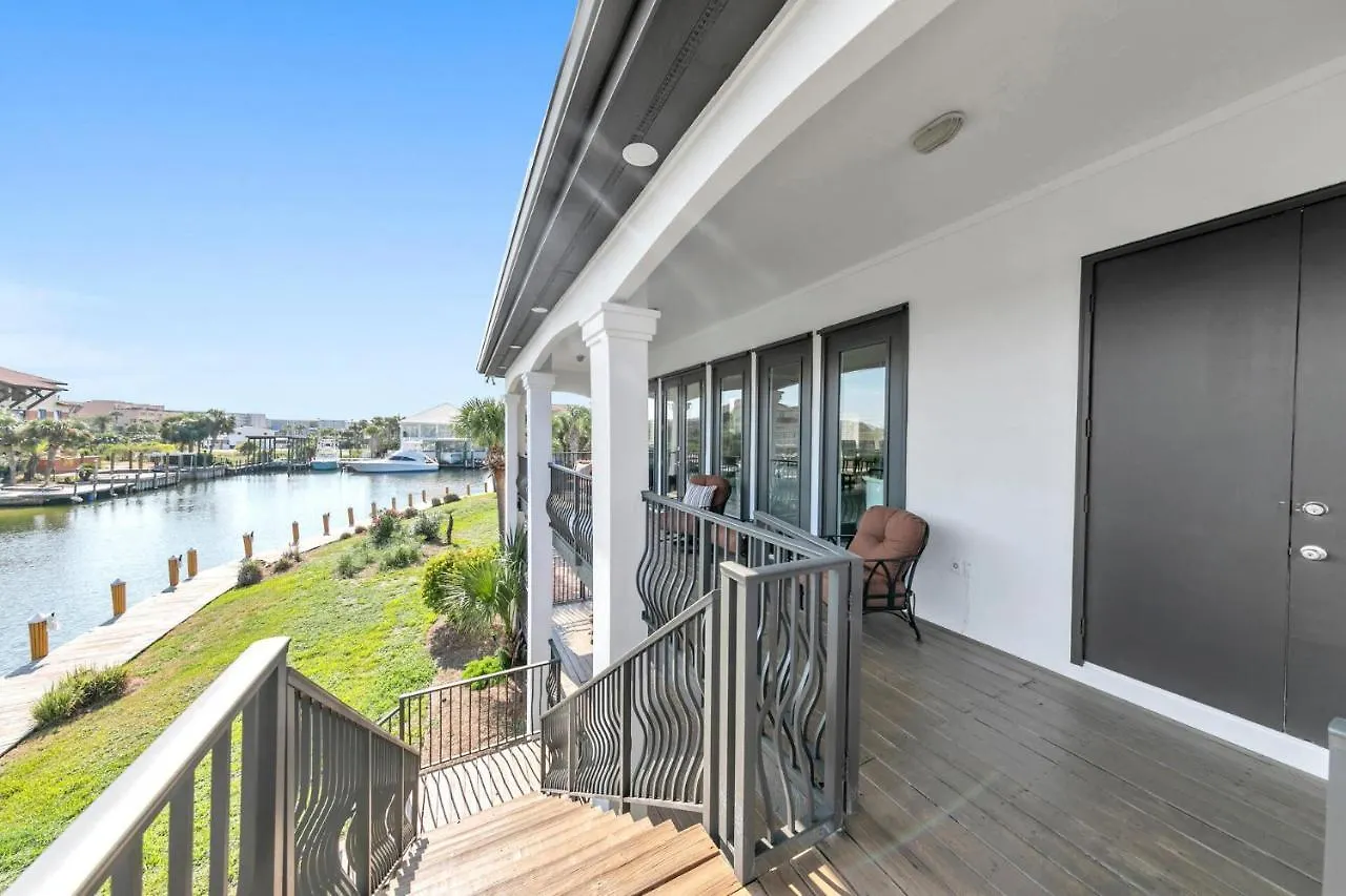 Aqua Bella - Boater's Delight On Isle