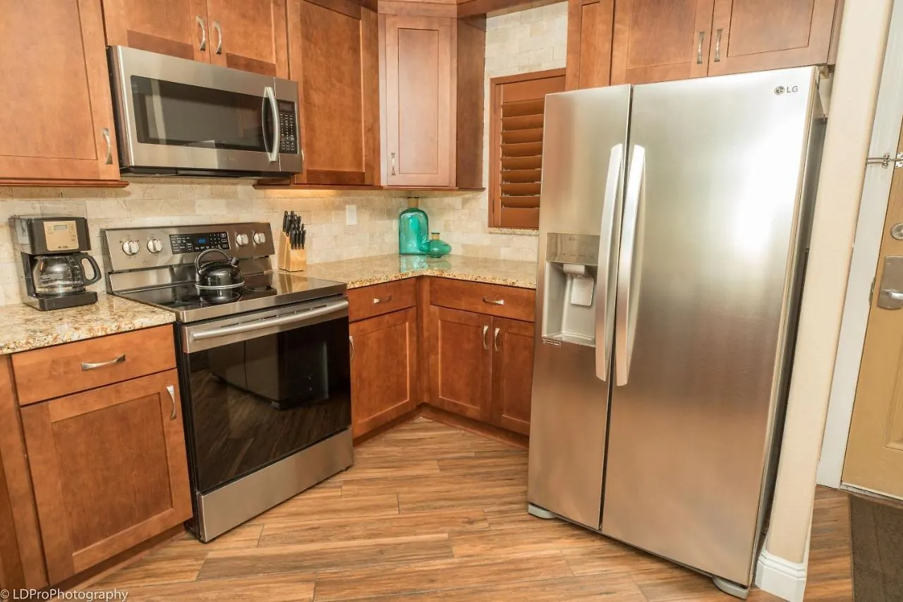 Holiday home Updated Sixth Floor Gulf Front With Washer And Dryer Destin