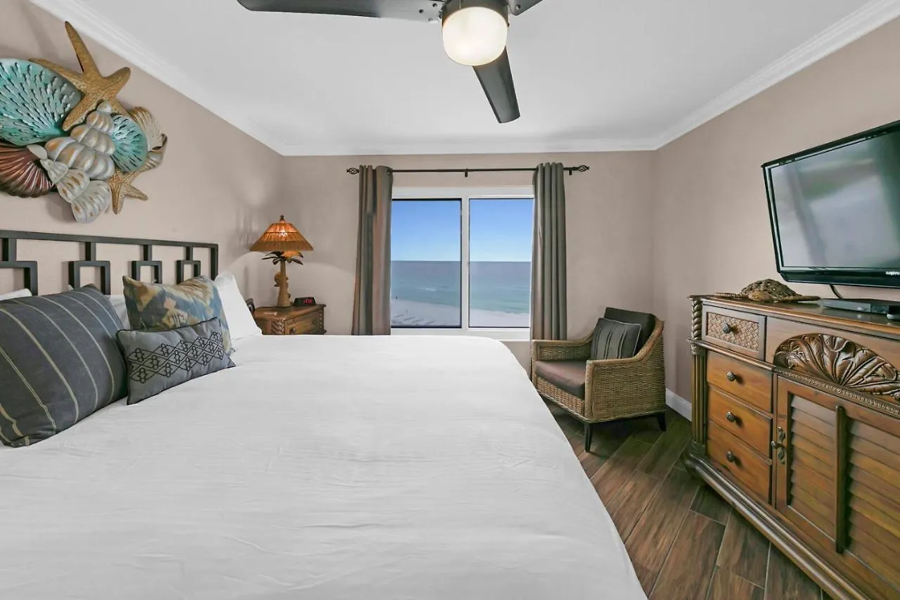 Updated Sixth Floor Gulf Front With Washer And Dryer Holiday home
