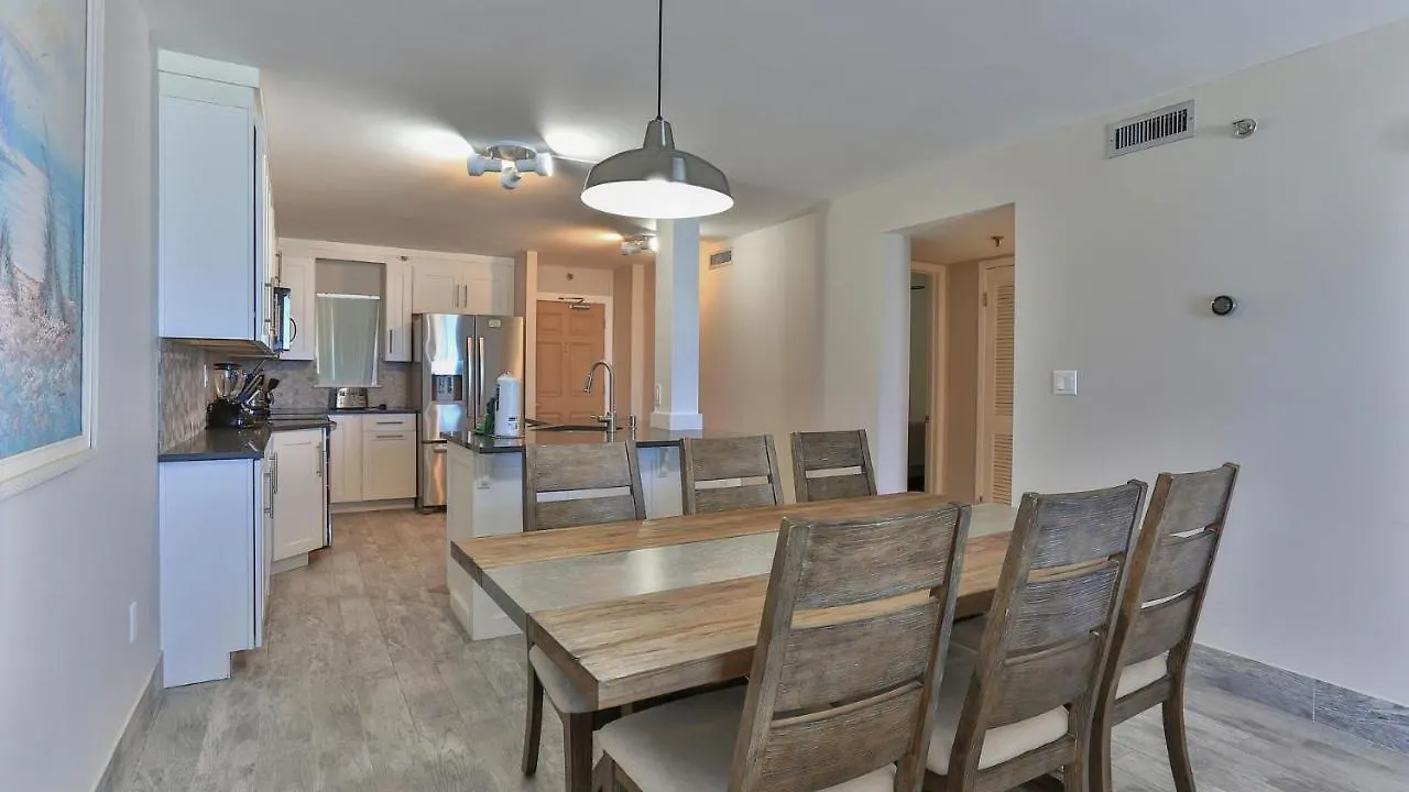 On The Gulf 604 - Updated Gulf Front Sixth Floor Holiday home