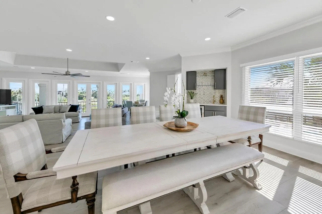 Aqua Bella - Boater's Delight On Isle Holiday home Destin