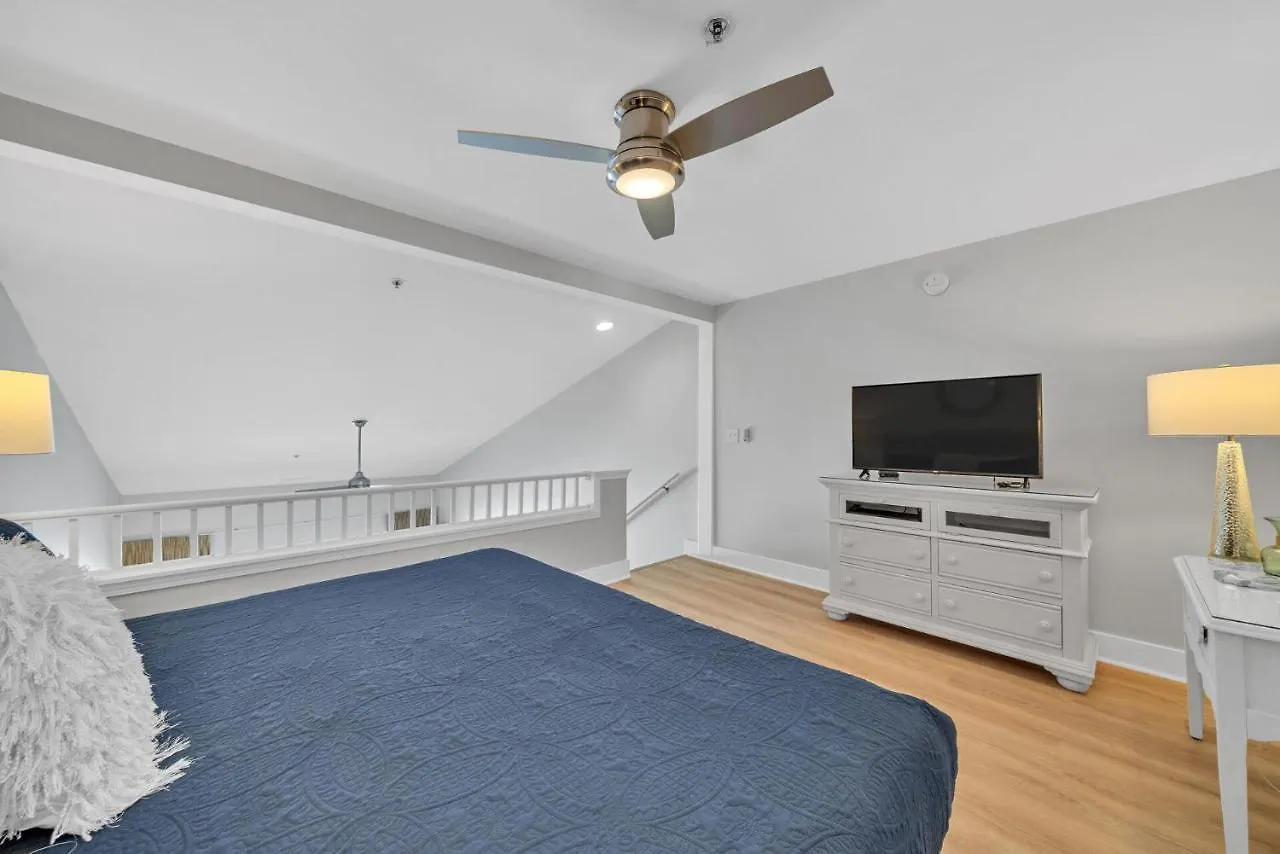Crystal Sands Free Mar-oct Apartment