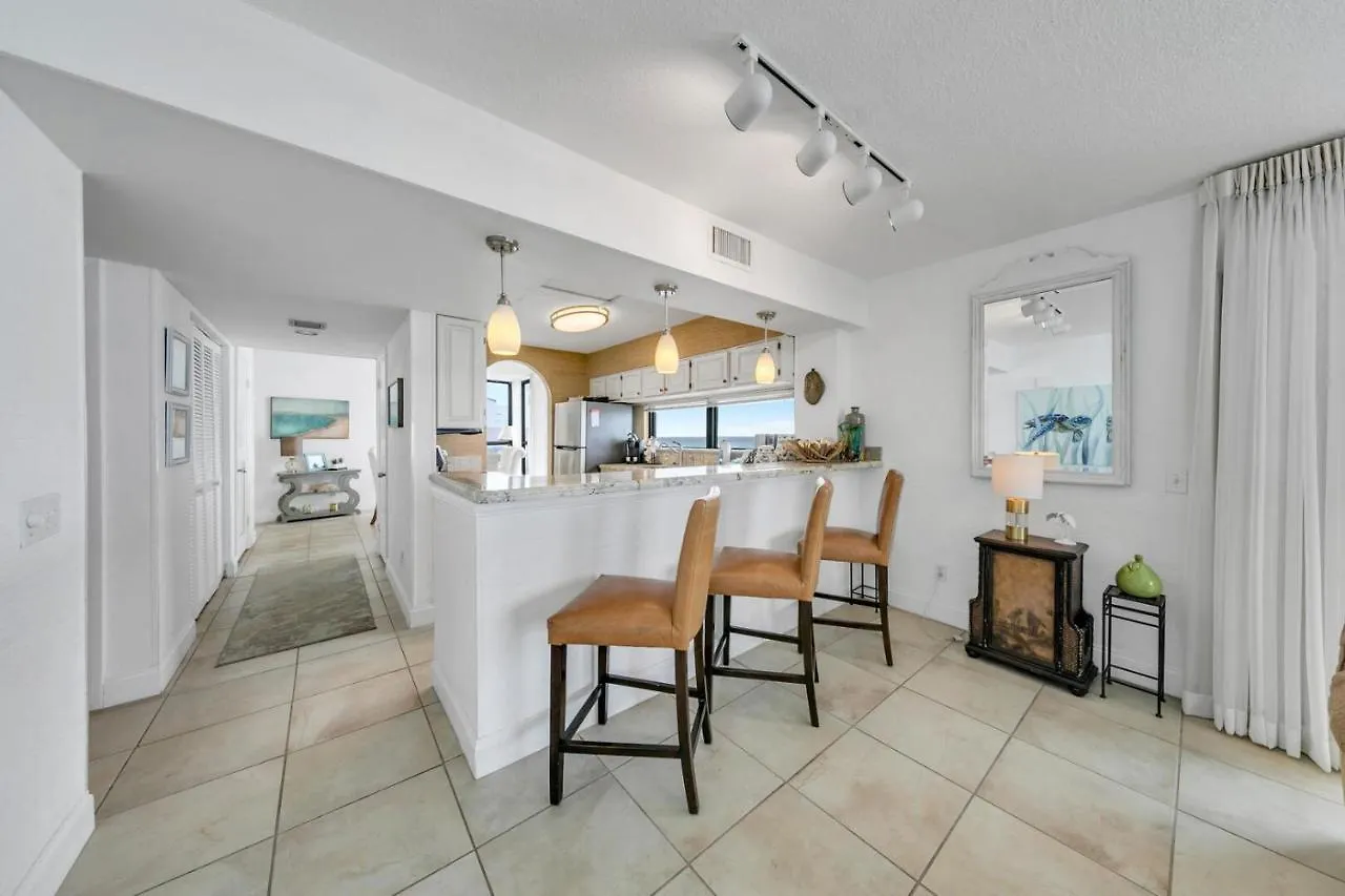 Mainsail 131 - Beachfront 2br With Free Seasonal Service Casa vacanze Destin
