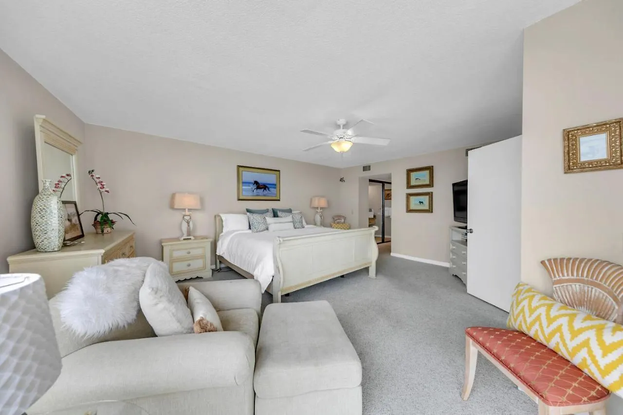Mainsail 131 - Beachfront 2br With Free Seasonal Service *