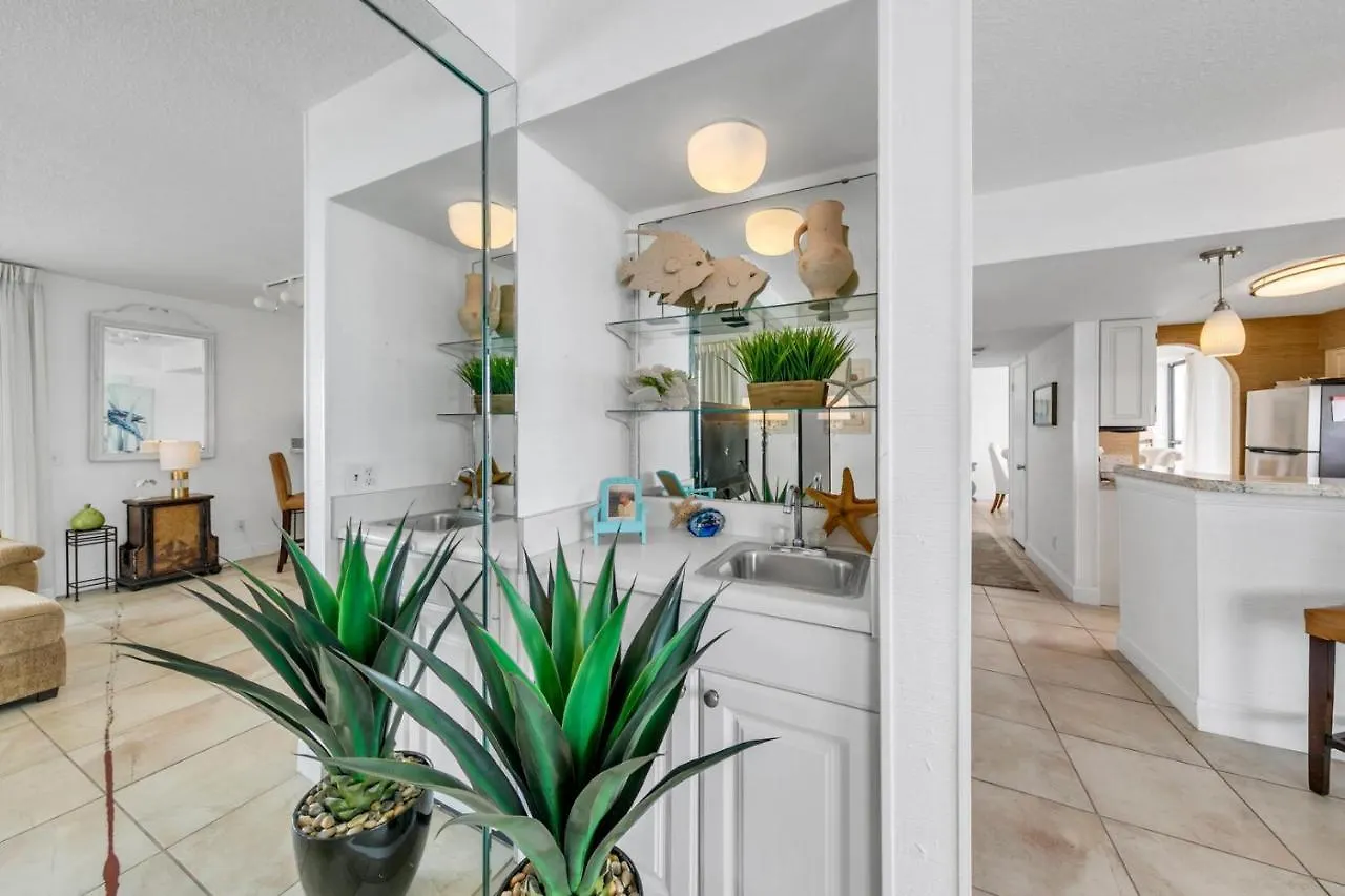 Mainsail 131 - Beachfront 2br With Free Seasonal Service Casa vacanze
