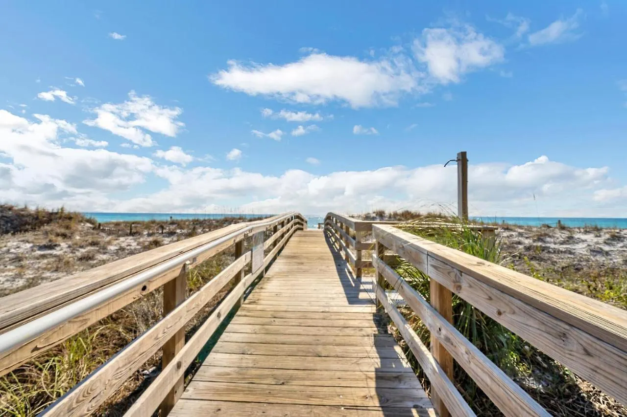 Mainsail 131 - Beachfront 2br With Free Seasonal Service