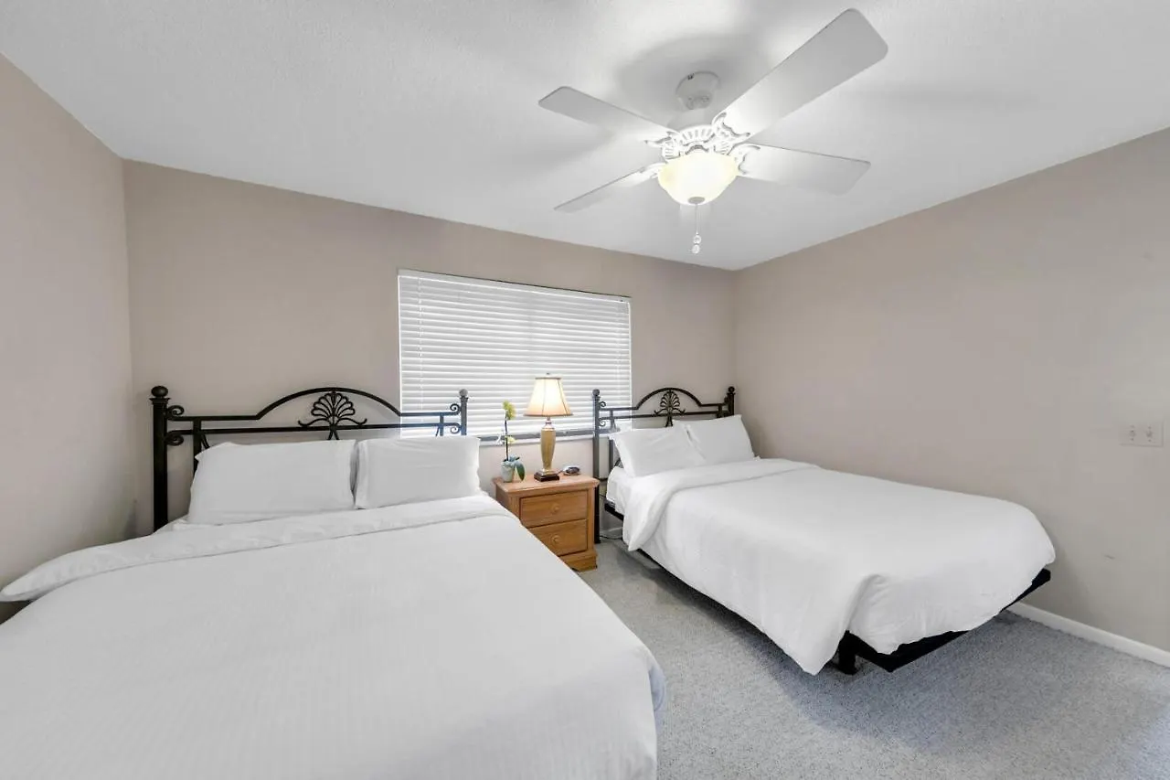 Mainsail 131 - Beachfront 2br With Free Seasonal Service Destin