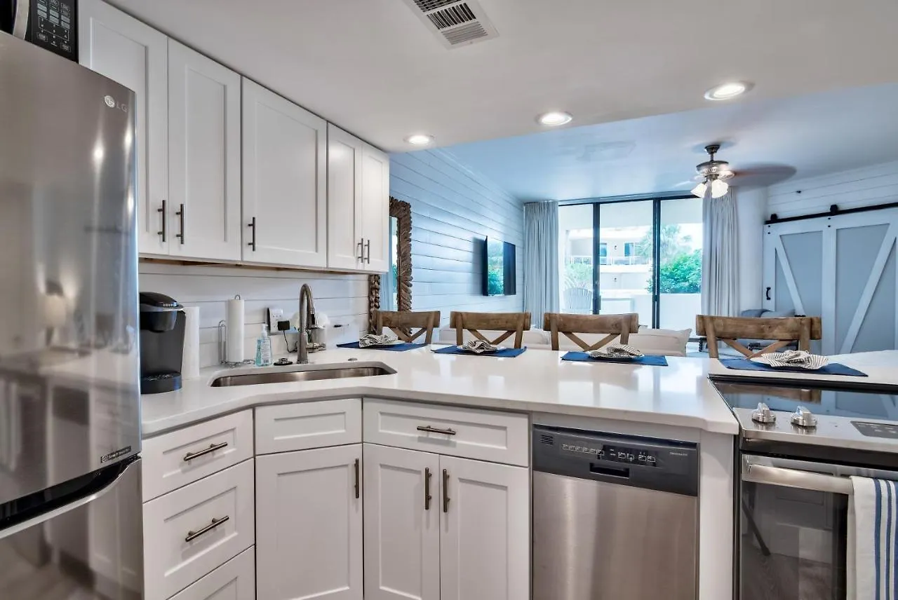 East Pass Towers 111 - Fabulous On Isle Destin