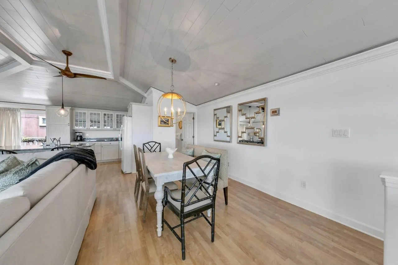 Henderson Haus - Is A Fabulous 3br Townhome In Holiday home *