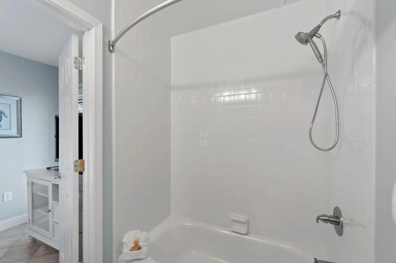 Serenity Coastal Comfort Redefined * Destin