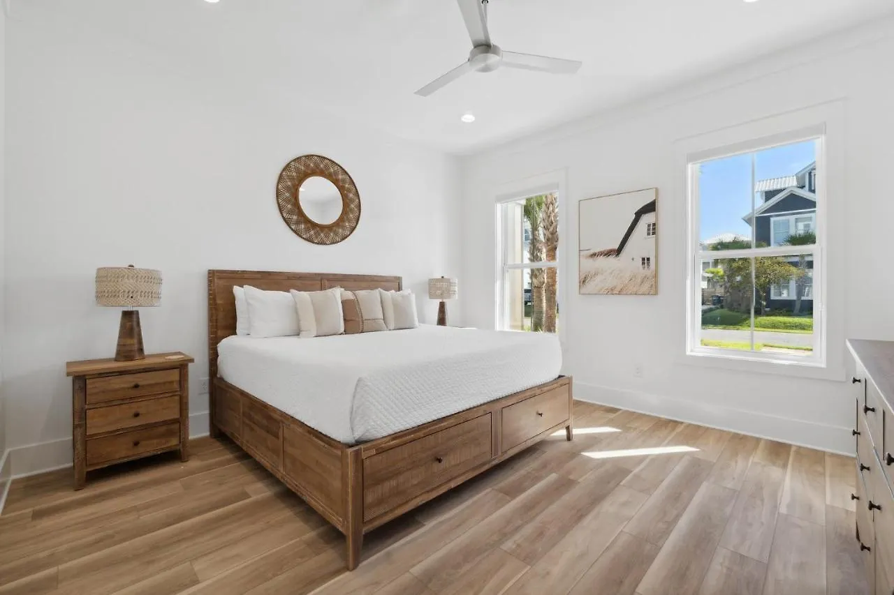A Little Nauti With Pool And Golf Cart Holiday home Destin