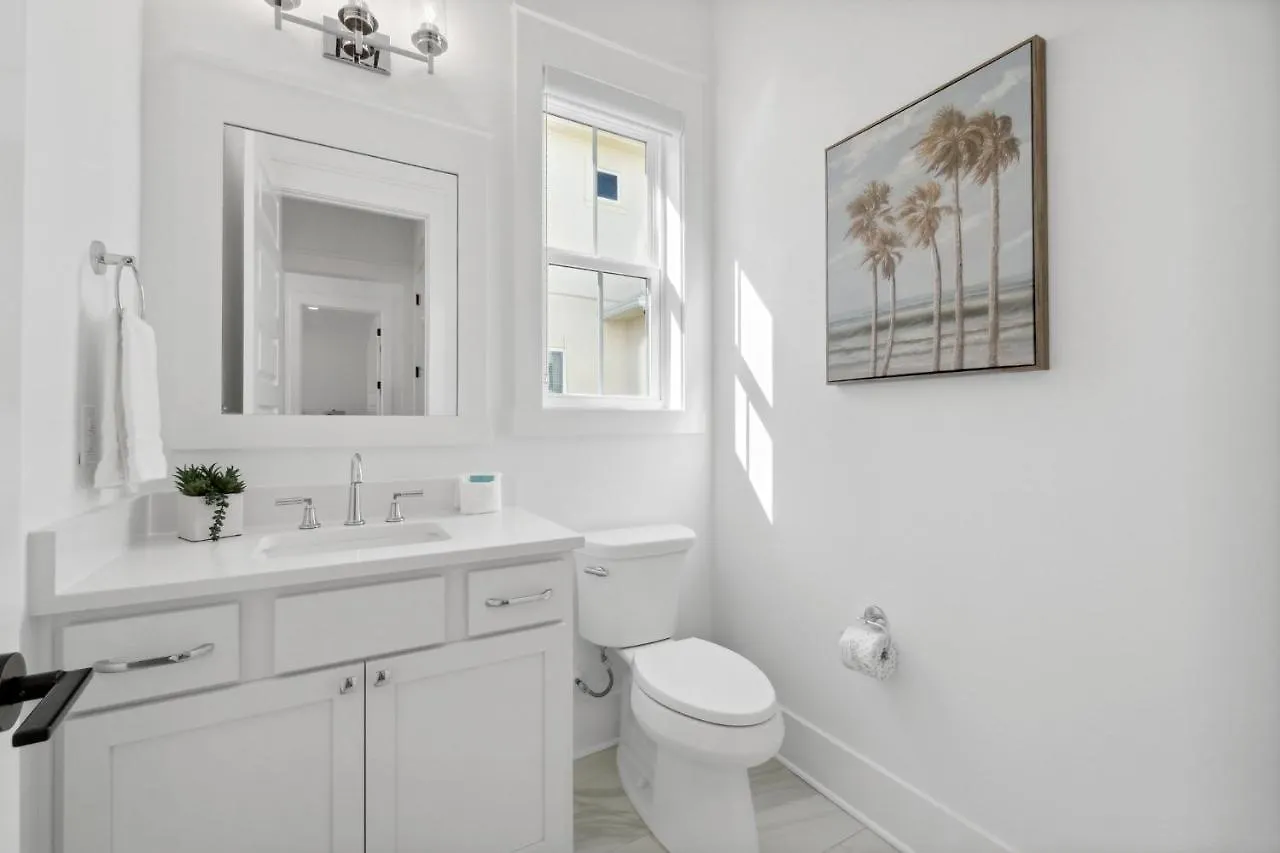 A Little Nauti With Pool And Golf Cart Holiday home