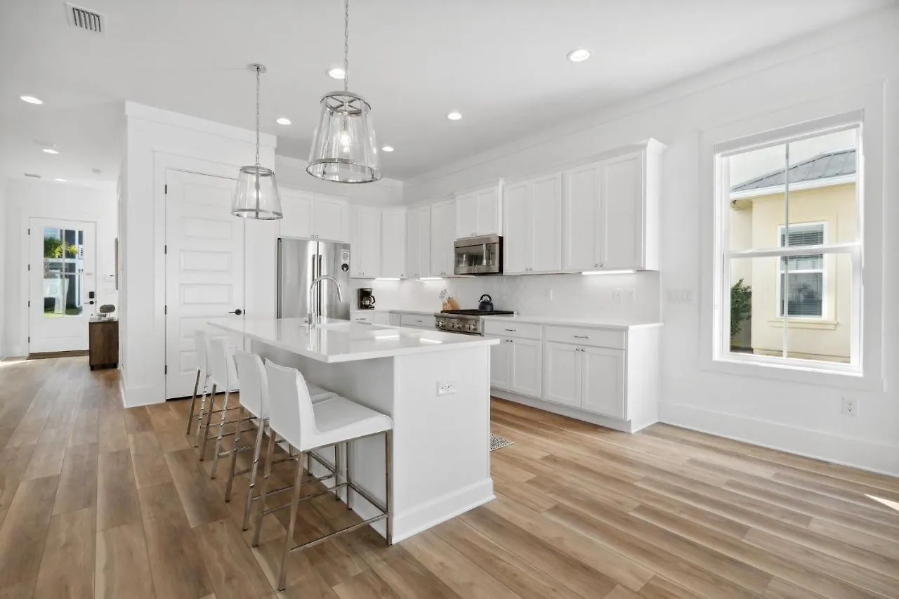 A Little Nauti With Pool And Golf Cart Holiday home *