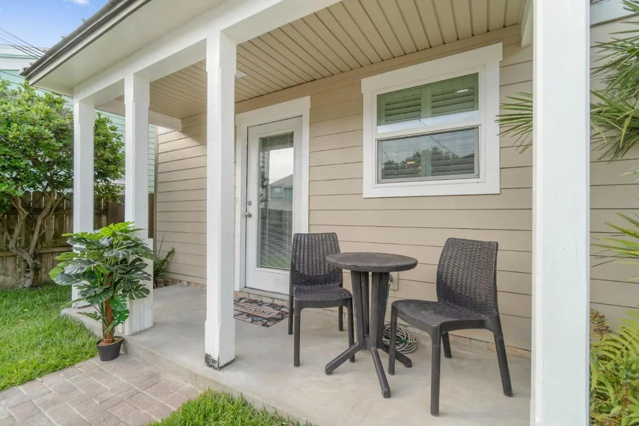 Holiday home Helena's Place, Fully Renovated Exclusive End Unit Townhouse