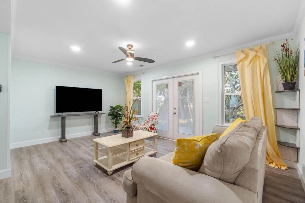 Helena's Place, Fully Renovated Exclusive End Unit Townhouse Holiday home Destin