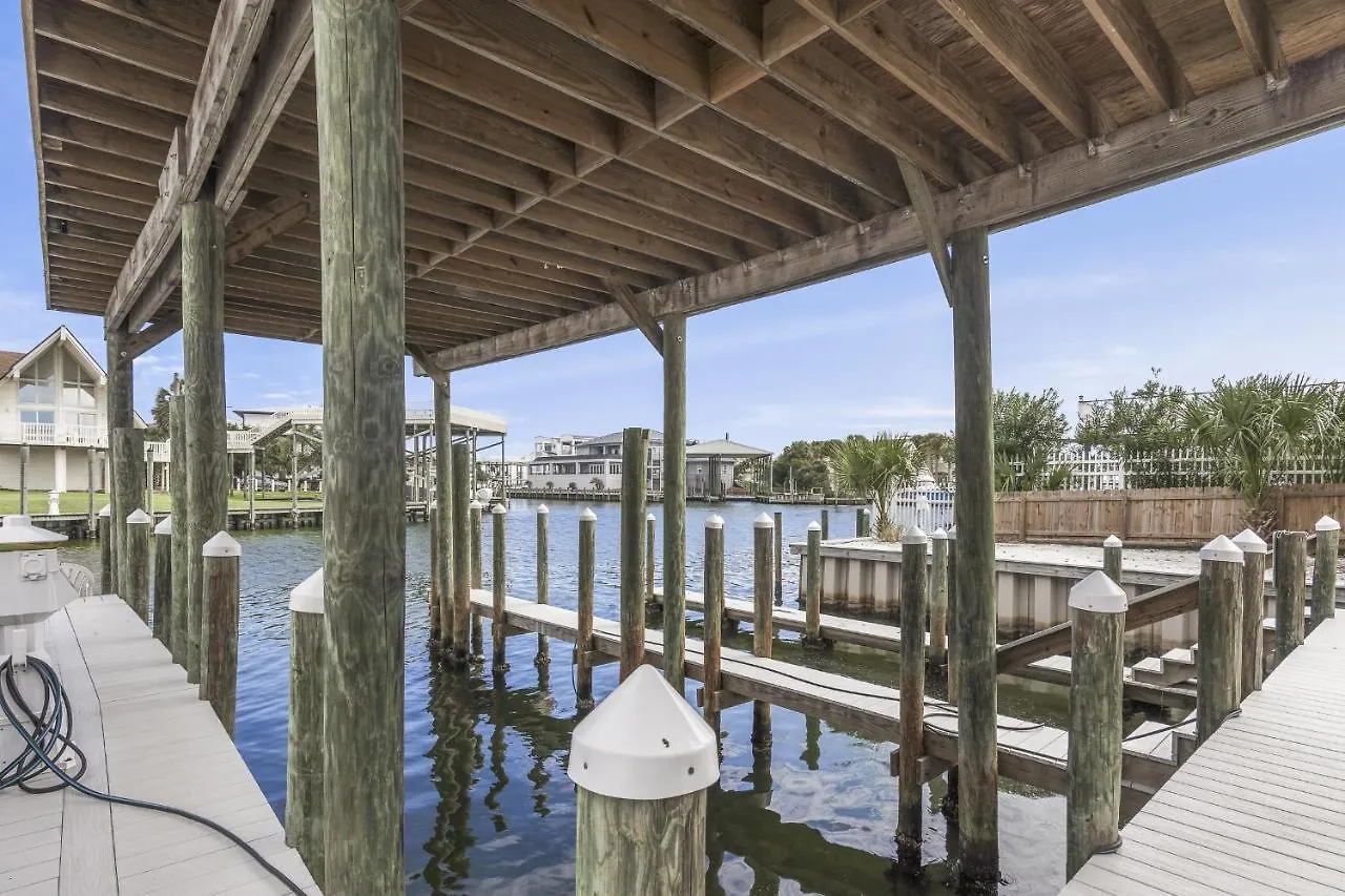 Boaters Dream House On Isle Holiday home Destin