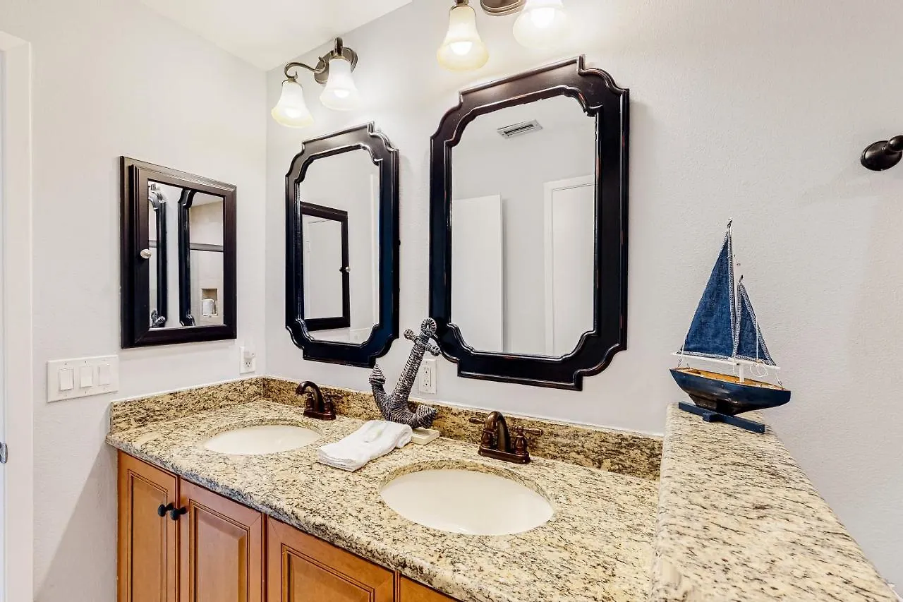 Apartment Tivoli By The Sea #5235