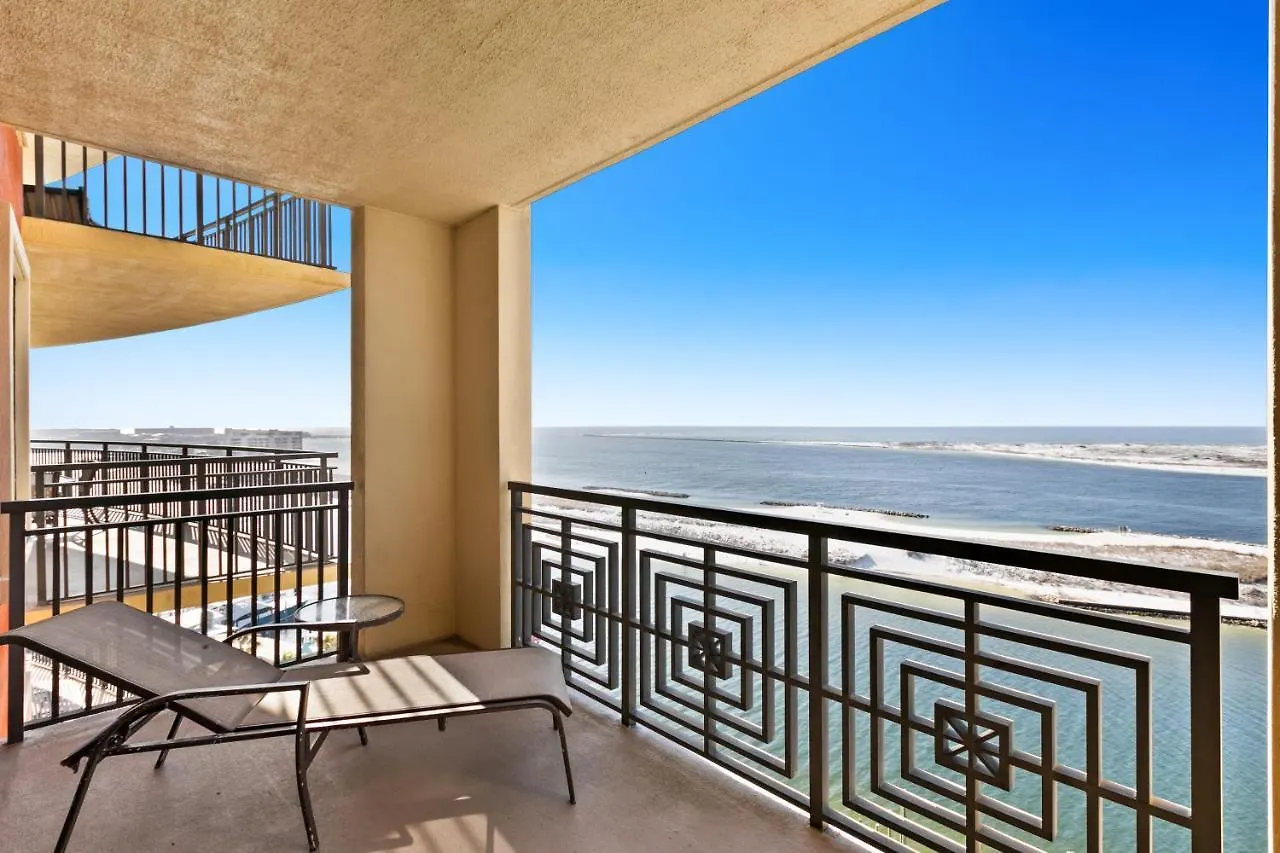 Emerald Grande W625 Apartment *
