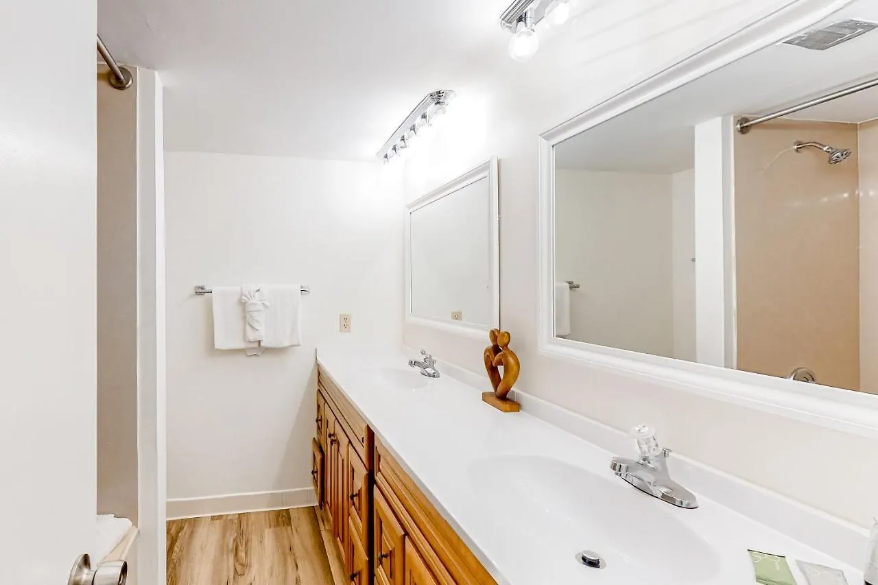 Edgewater 1101 Apartment