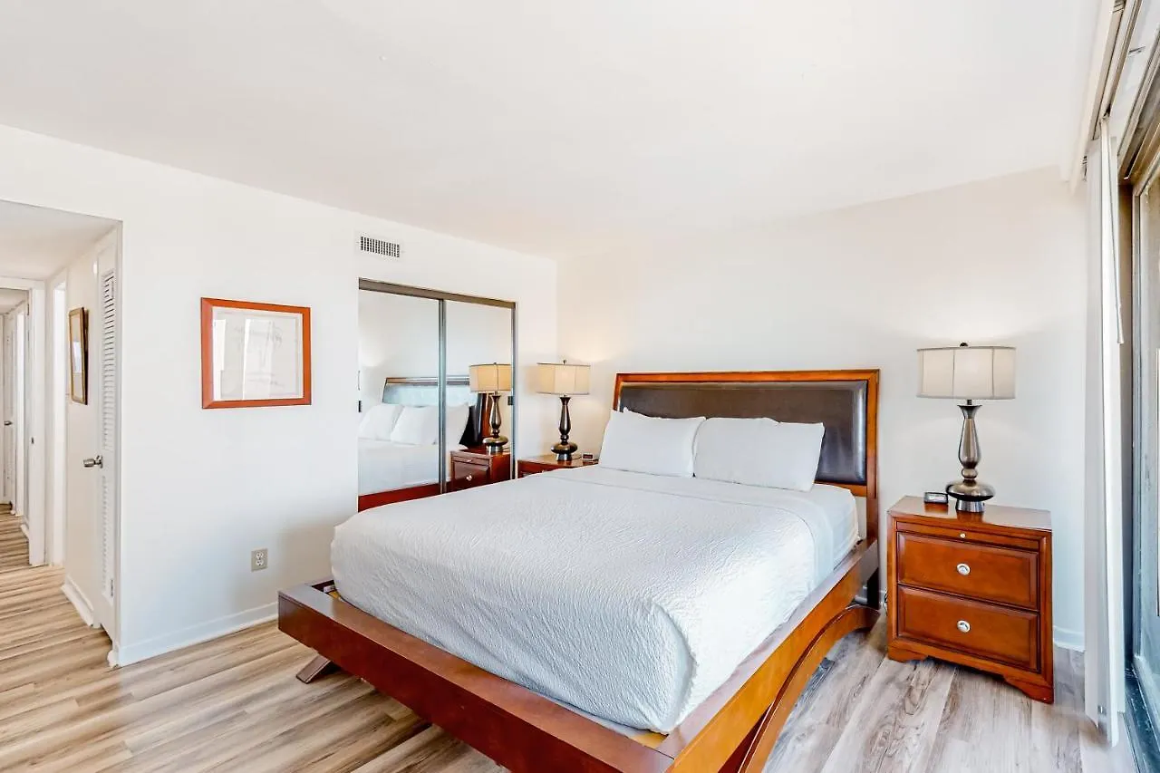 Edgewater 1101 *