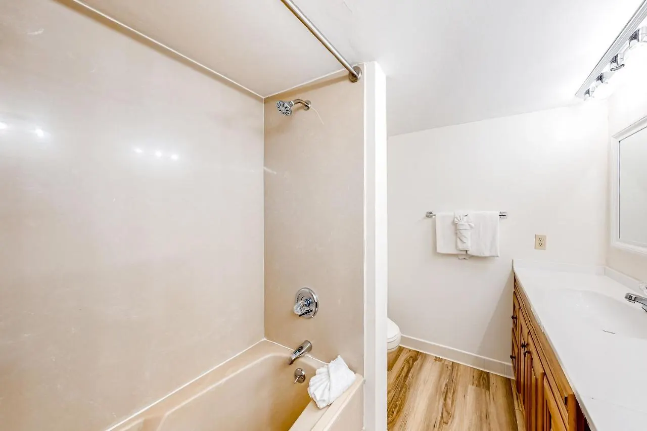 Edgewater 1101 *