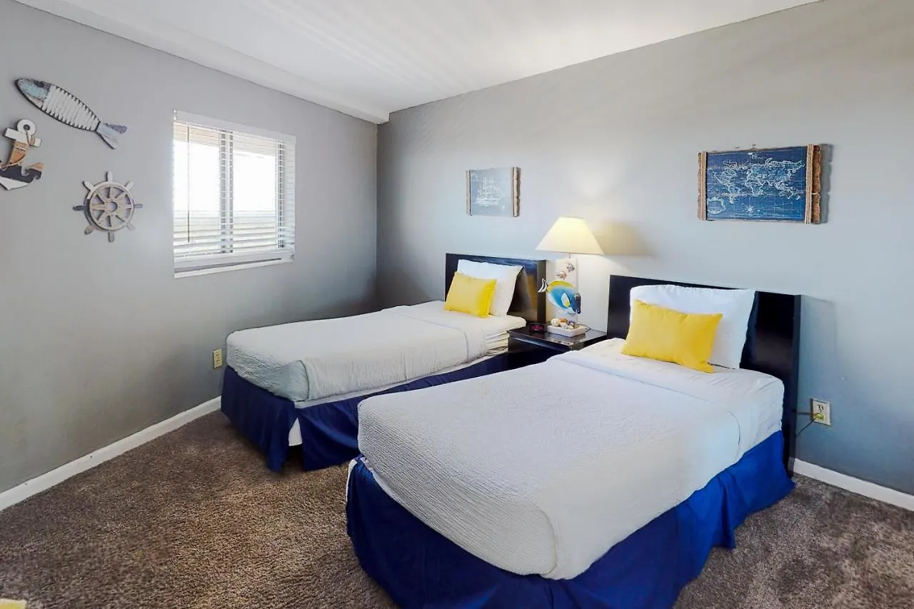 Edgewater 1301 Apartment *