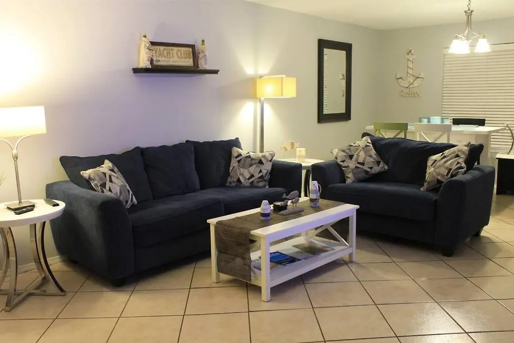 Apartment “sandprints” *