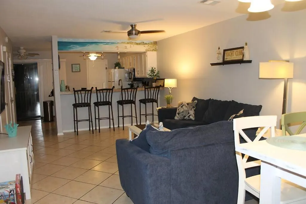 Apartment “sandprints” Destin