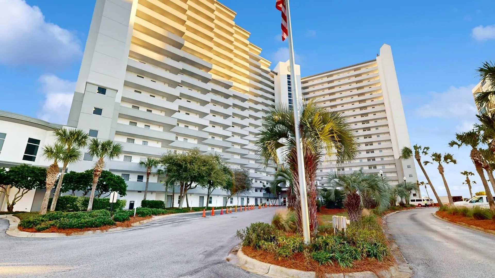 Pelican 304 Apartment