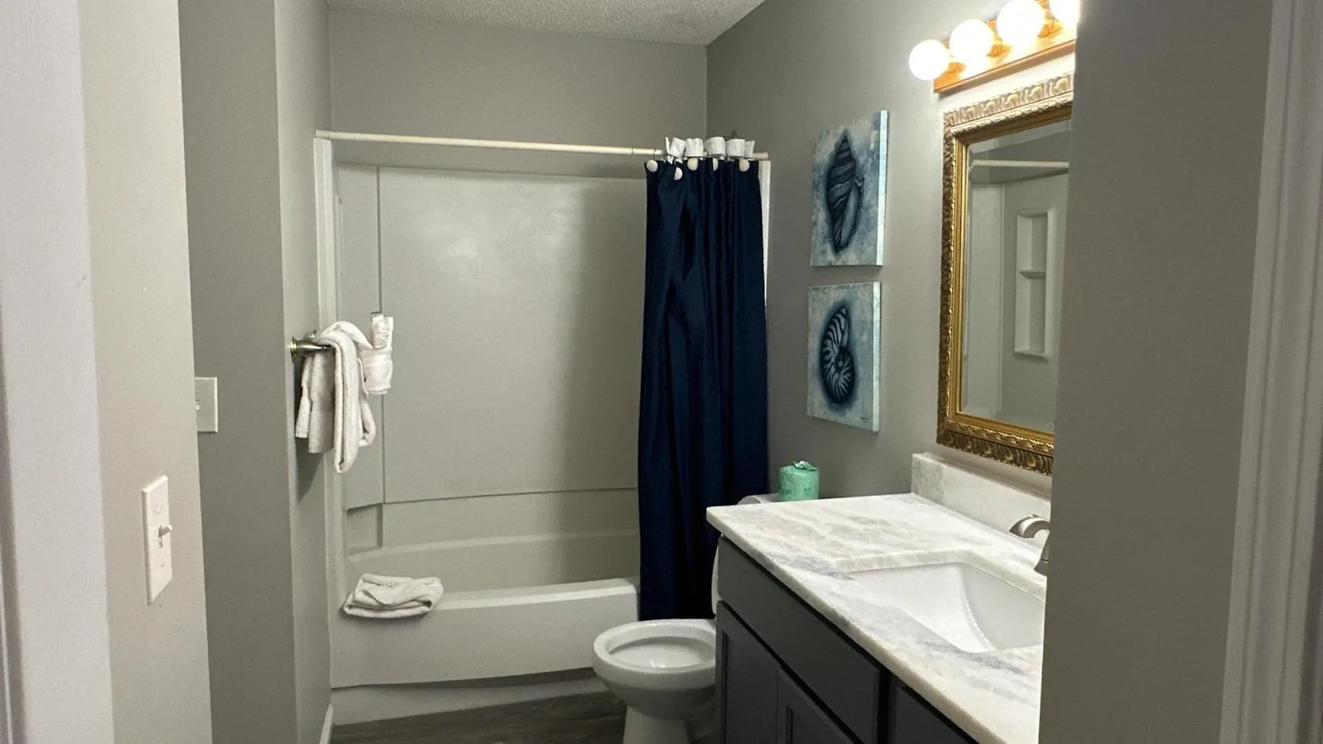 9 A, One Bedroom