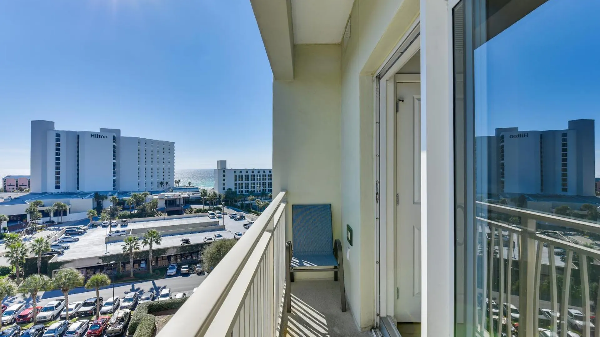 Apartment With Pool - Walk To Beach! Destin