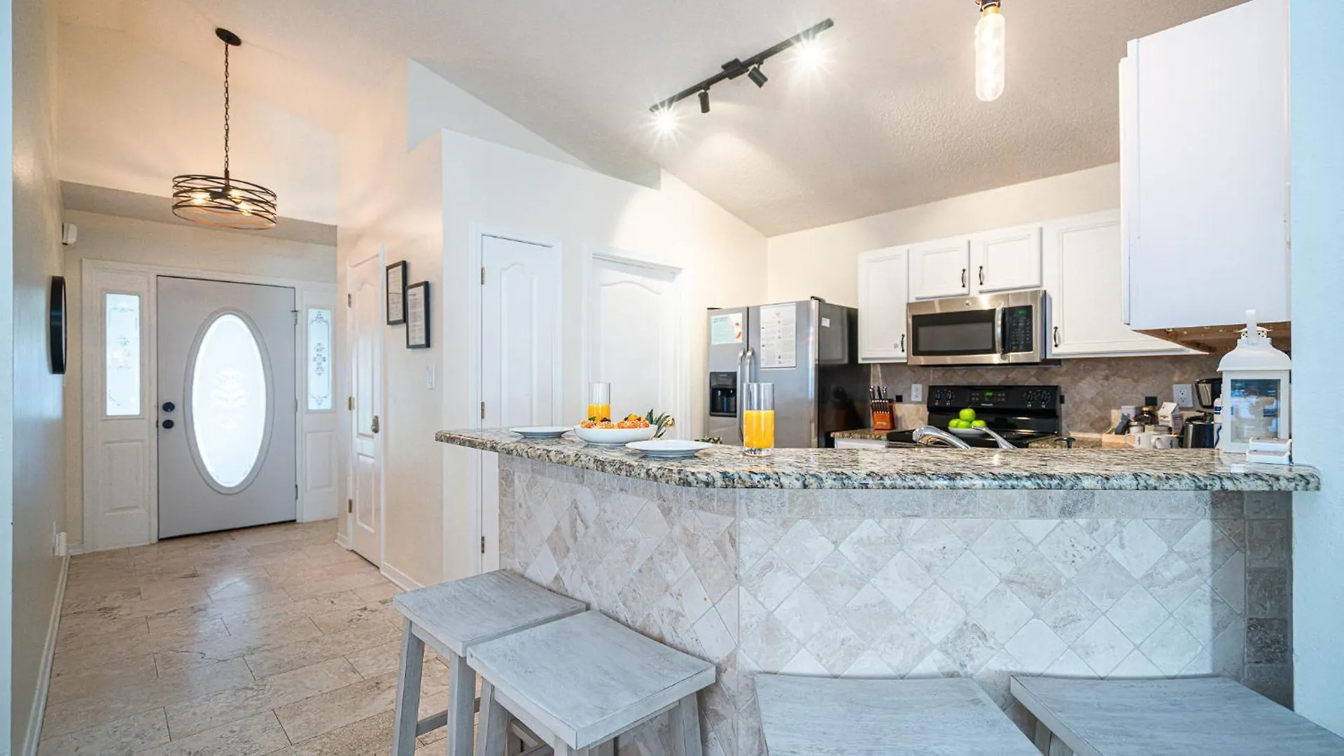 Heated Pool And Golf Cart, Walk To Beach! Best Deal! Destin